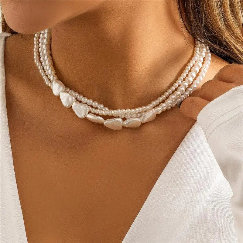 White Stone and Pearl Necklace in Gold
