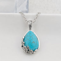 Serelle Ornament Pendant White Gold Necklace