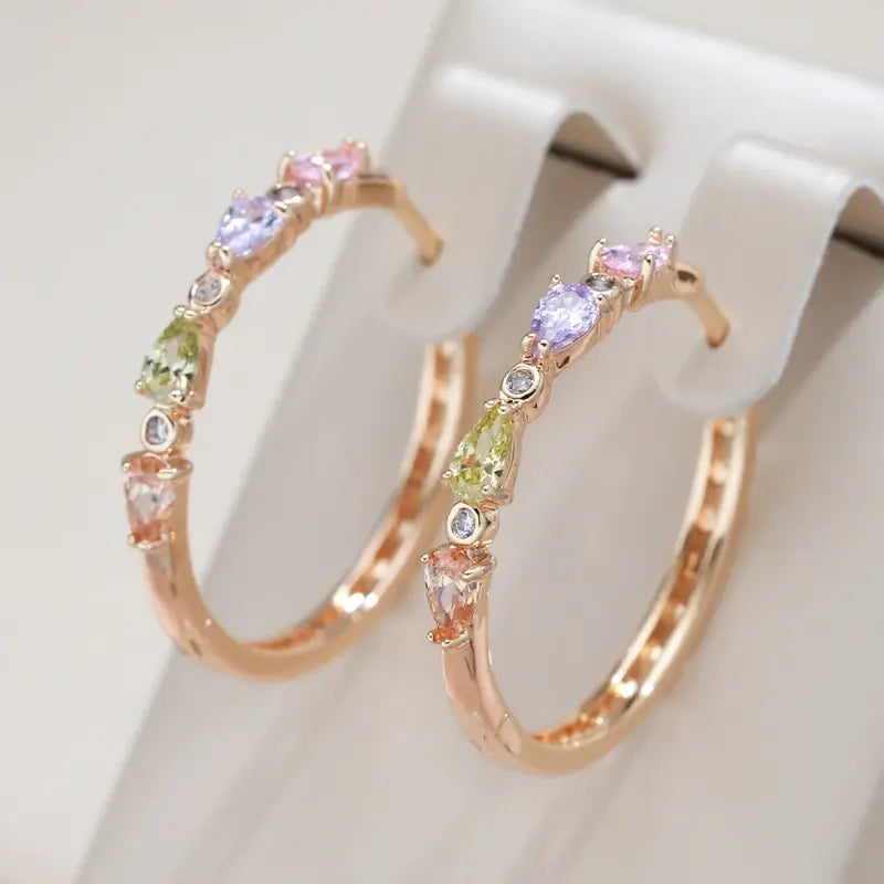 Elegant earrings with zirconia